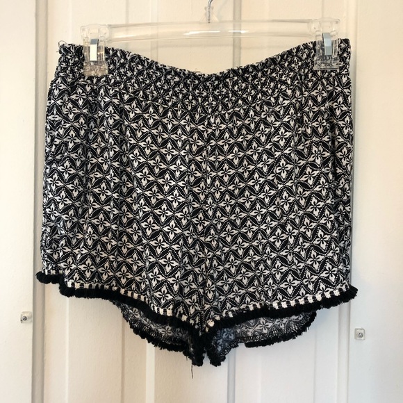 Patterned summer shorts - Picture 2 of 4